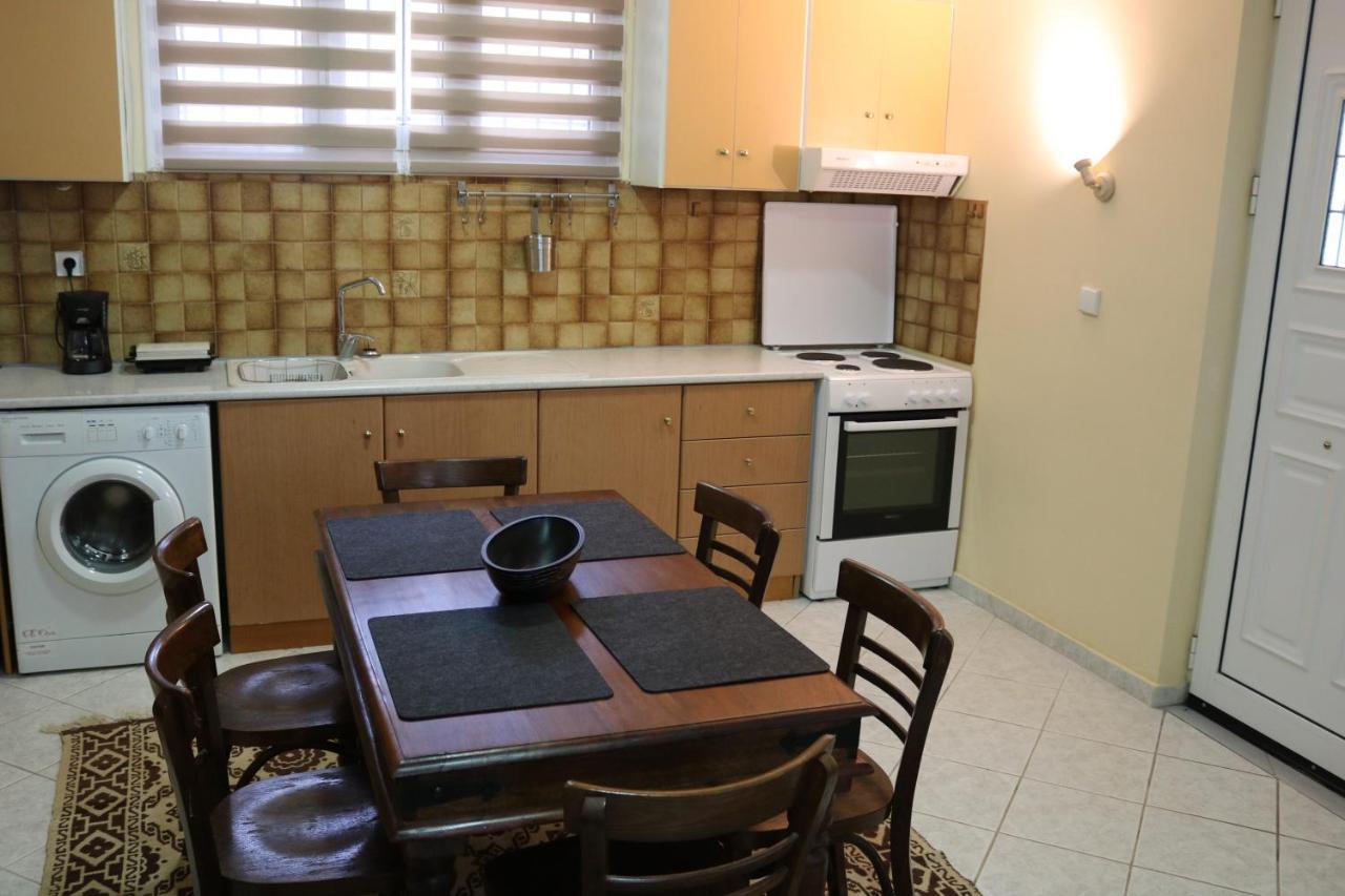 칼라브리타 Polytimi House 빌라 외부 사진